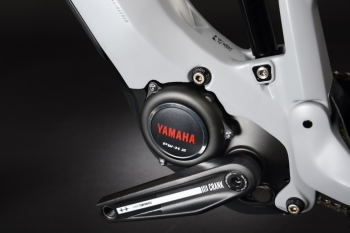 Haibike-MY21-Detail-Motor-AllMtn-6-urban grey