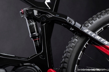 Haibike-MY22-Detail-Suspension-AllMtn-CF-SE