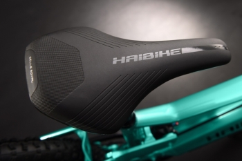 Haibike-MY21-Detail-Saddle-AllMtn-1-aquamarine