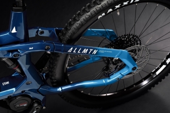 Haibike-MY22-Detail-Rear-AllMtn-CF-9-blue