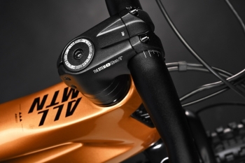 Haibike-MY22-Detail-Stem-AllMtn-CF-6