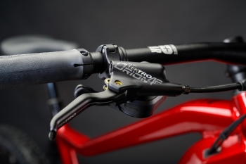 Haibike-MY22-Detail-Handlebar-AllTrail-5-275-red