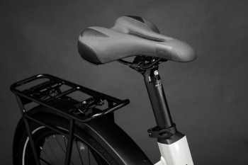 Haibike-MY22-Detail-Saddle-Trekking-6-LOW-grey