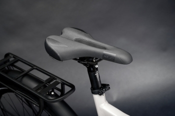 Haibike-MY22-Detail-Saddle-Trekking-6-HIGH-grey